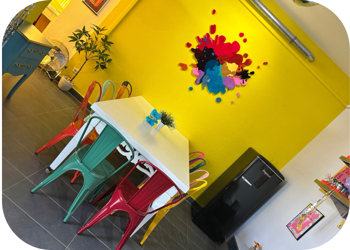 BIG-Room mit Happy Tisch